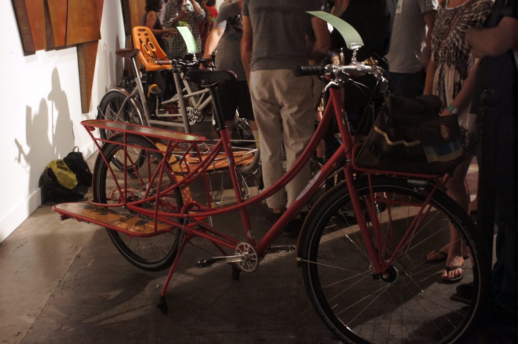 Curtis Inglis' very swoopy red 'mixte' cargo bike